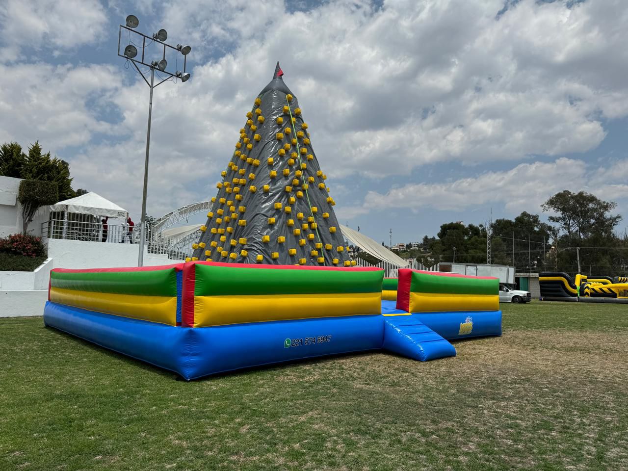 ainflable14